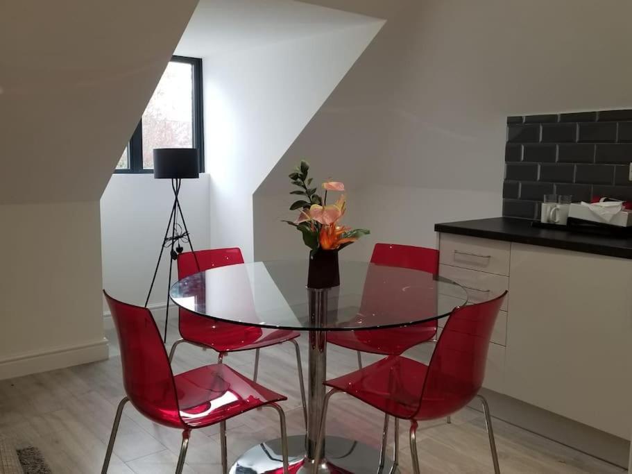 Rosey Lodge -1Bedroom Cousy Flat - Parking, Netflix, Wifi - Close To Blenheim Palace & Oxford - F5 Kidlington Exterior foto